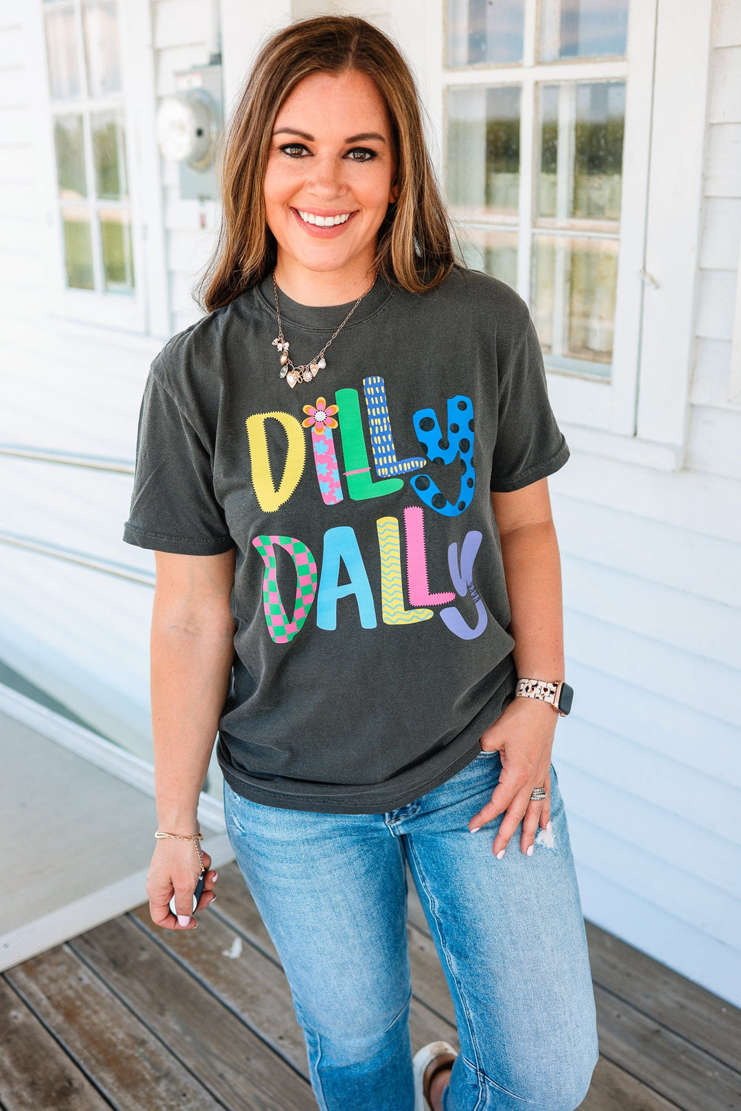 Dilly Dally Graphic Tee - Pepper